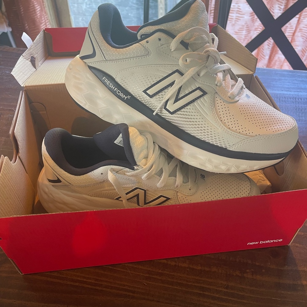 New Balance Mens Fresh Foam Walkers size 13 NIB Sneakers